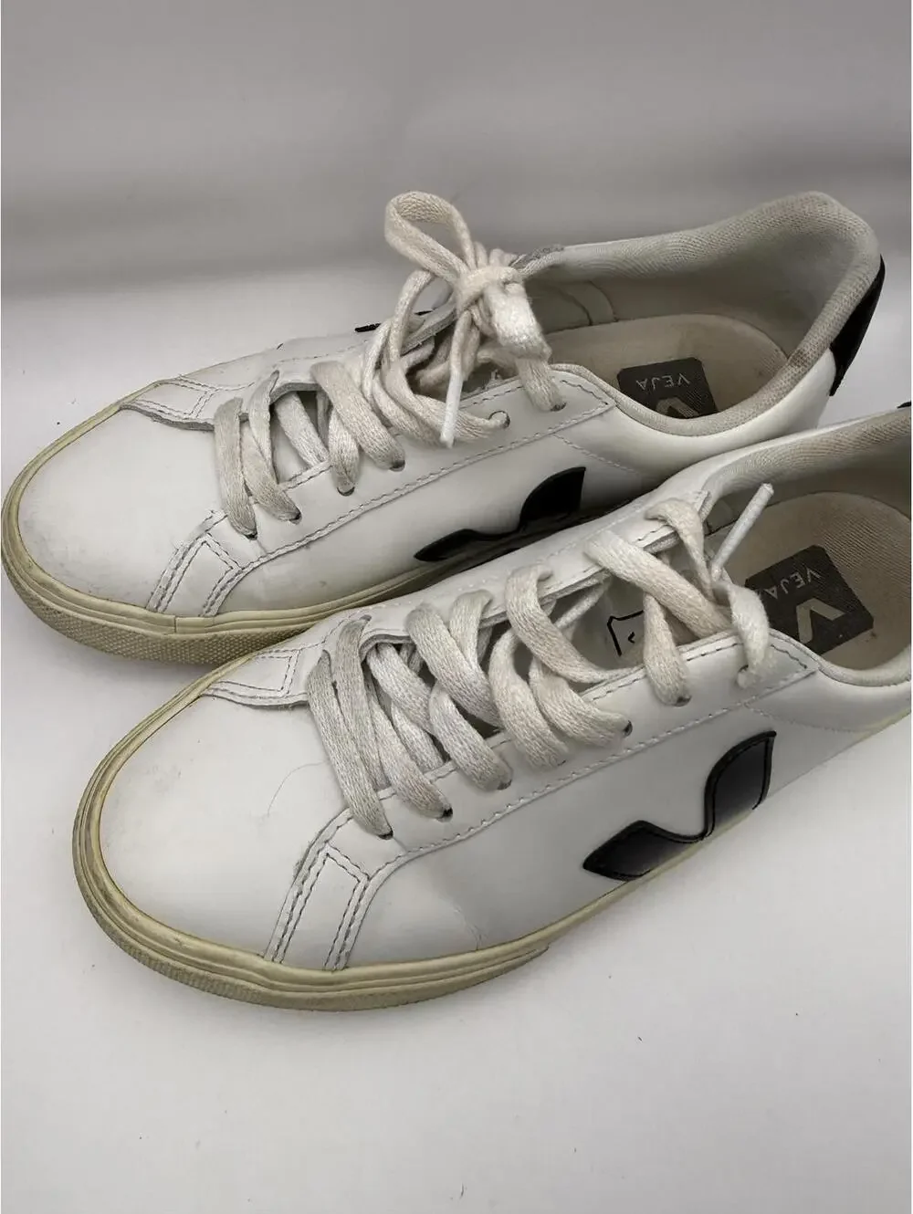Veja White and Black Leather Sneakers Women's 5 Eu 36